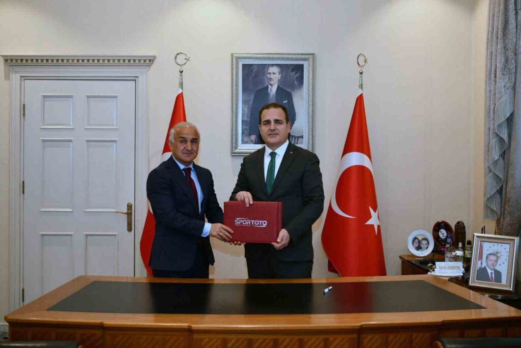 Milas’a yapılacak 15 spor tesisi için protokol imzalandı