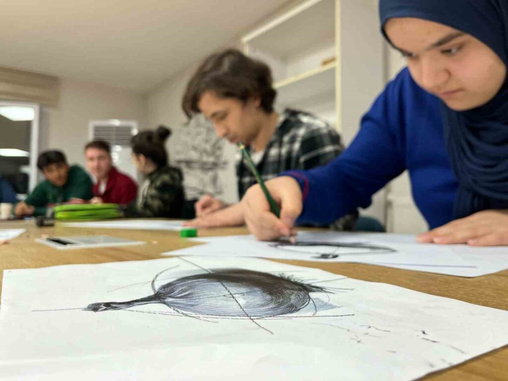 Muğla’da gençler sanat atölye çalışmalarında