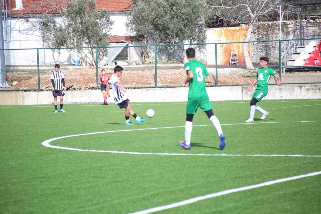 Muğla’da okul sporları futbol grup birinciliği başladı