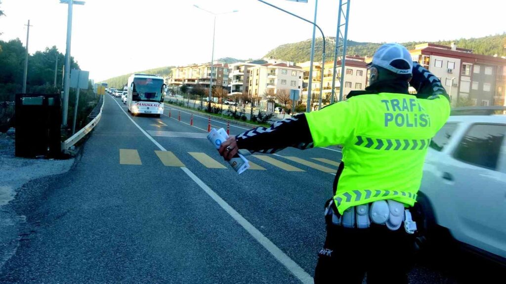 Muğla’da otobüslerde kemer denetimi yapıldı