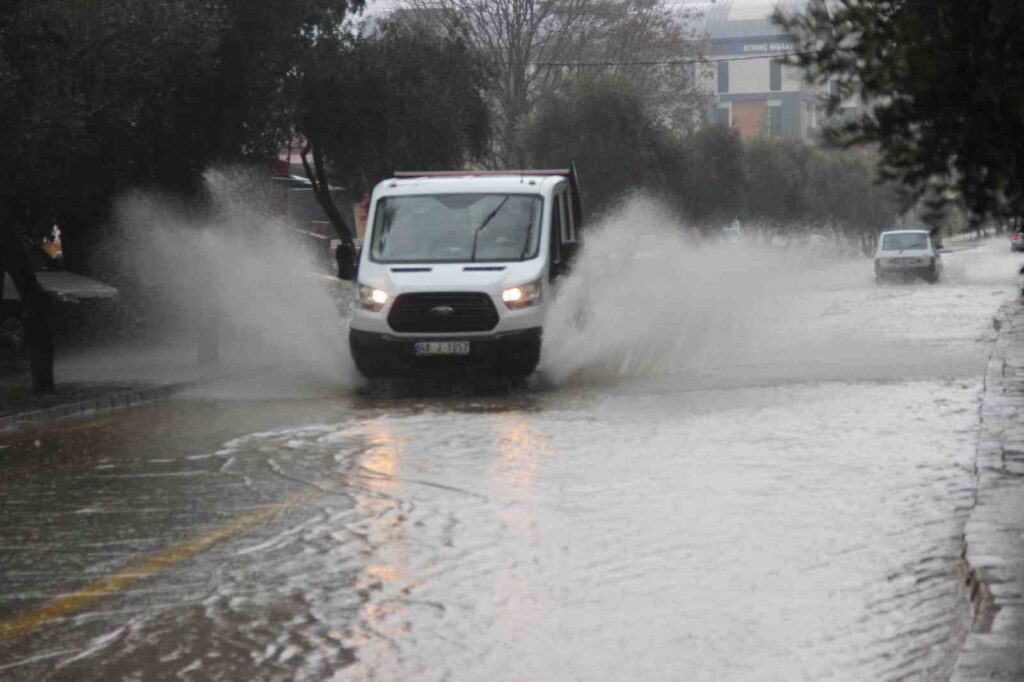 Muğla’ya sel, su baskını uyarısı