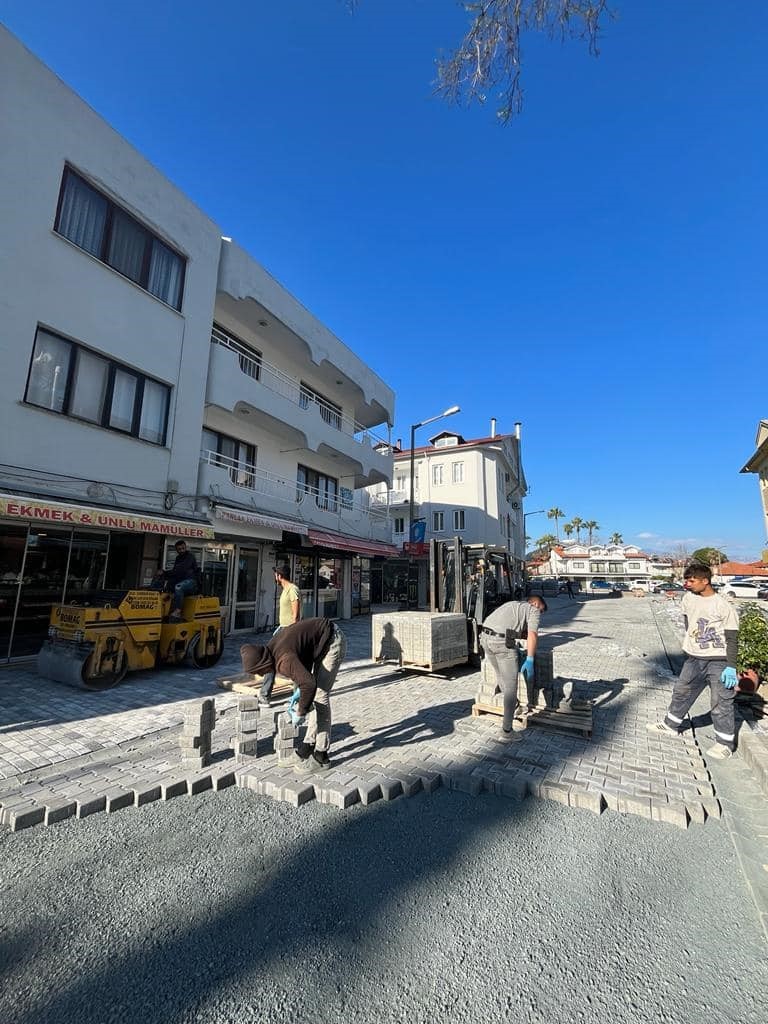 Ortaca’da yolların bakım ve onarımları yapılıyor