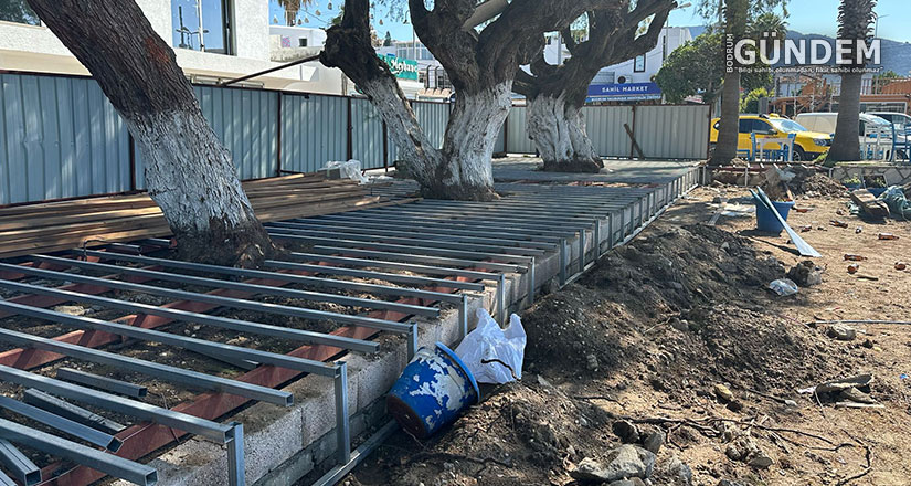 Mavi bayraklı plaja yapılan işgaller kaldırtıldı