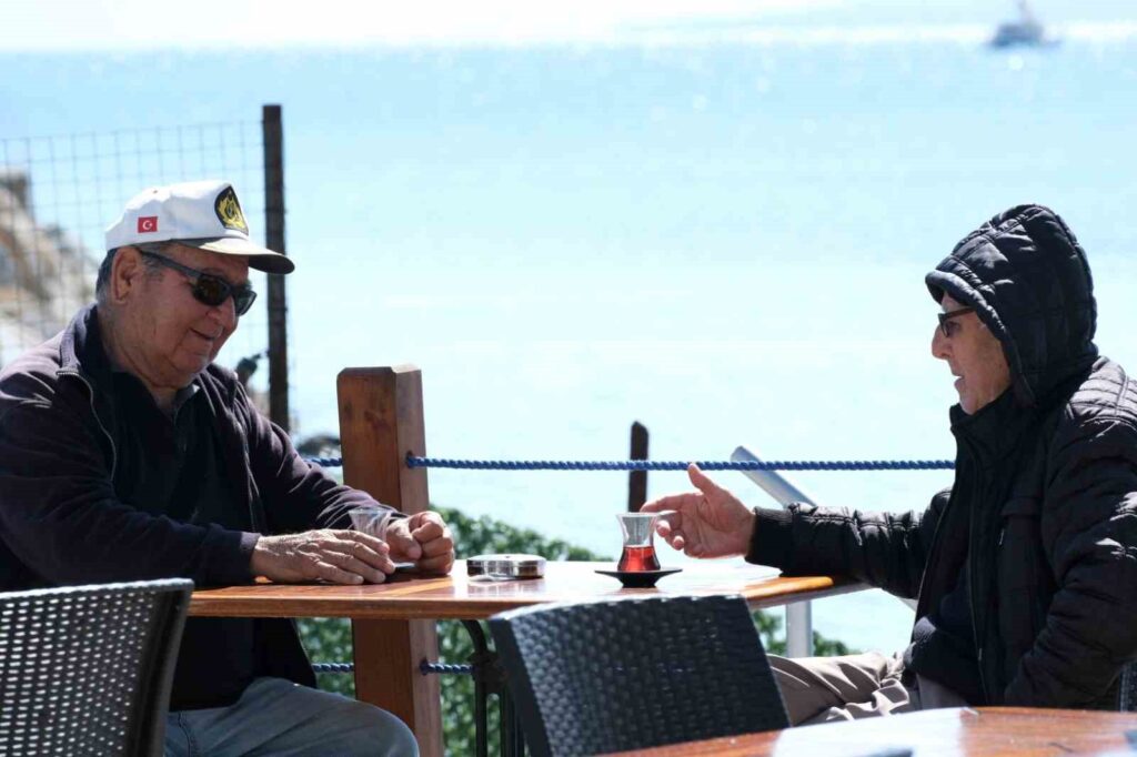 Akyarlar’a açılan belediye kafe vatandaşın uğrak yeri oldu