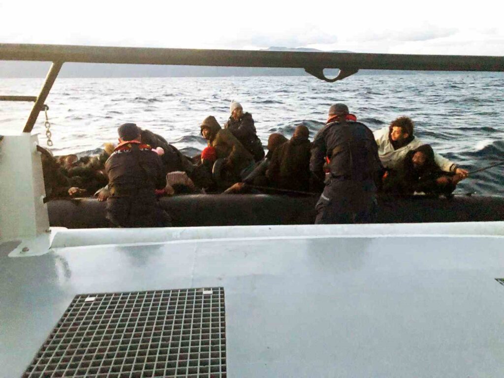 Datça’da 23 düzensiz göçmen yakalandı