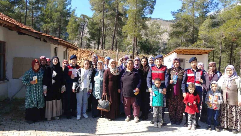 Köyceğiz’de kurumlar ortaklaşa kadınlara seminer programı düzenledi