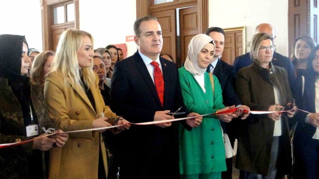 Muğla’da kadınlara yönelik resim ve fotoğraf sergisi açıldı