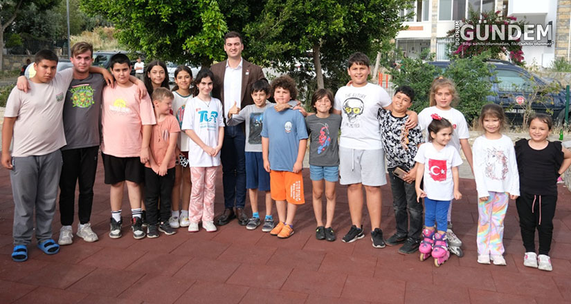 Başkan Mandalinci, Parkta Çocuklarla Buluştu