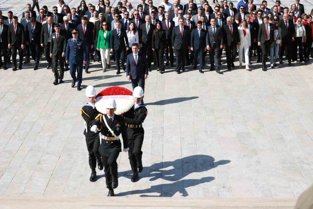 Başkan Ahmet Aras ve 11 ilçe Belediye başkanı Anıtkabir’de