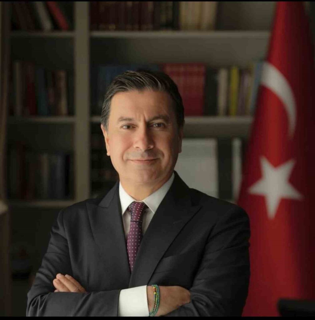 Başkan Aras: “Bayramlar; dayanışma ve kardeşliğin en samimi şekilde ortaya çıktığı günlerdir”