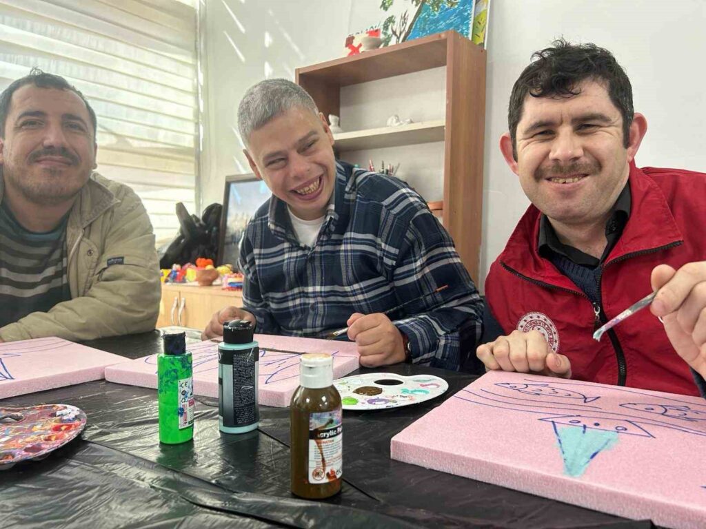 Muğla’da engelli bireyler kültür sanat çalışmalarına katılıyor