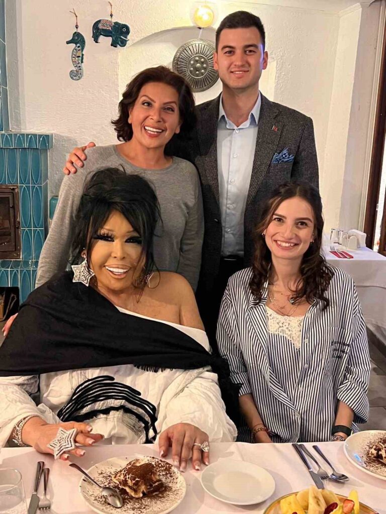 Sahnelerin Diva’sından Mandalinci’ye tebrik