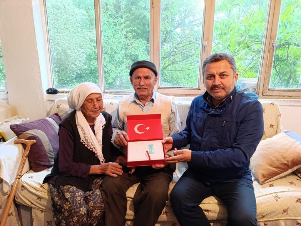 Evini diyanete bağışladı