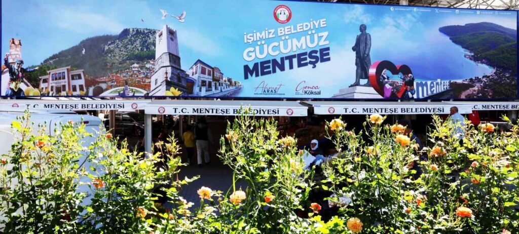 Menteşe’deki yönetim değişimi panoya da yansıdı