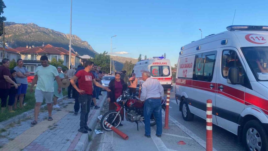 Motosiklet ile otomobil çarpıştı 2 yaralı