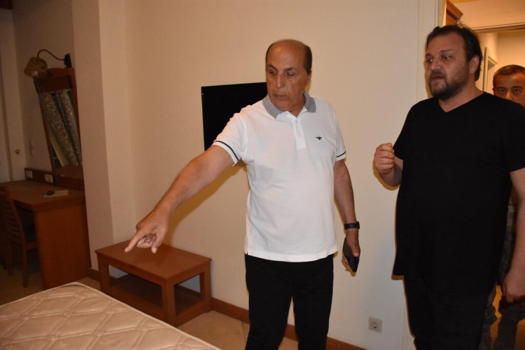 Marmaris’te darbecilerin saldırdığı otel odasındaki izler korunuyor