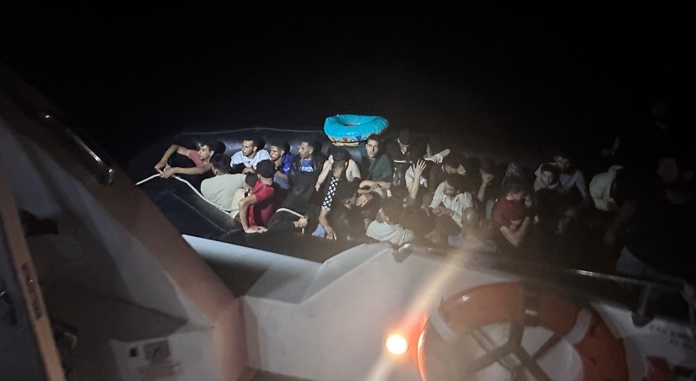 Bodrum’da 33 düzensiz göçmen kurtarıldı
