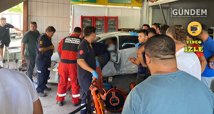 Kontrolden çıkan otomobil önce aydınlatma direğine sonra fırına daldı