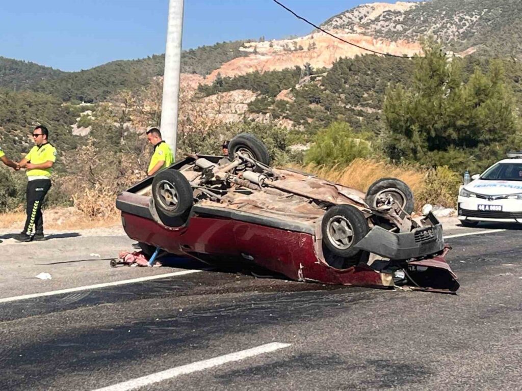Kontrolden çıkan otomobil takla attı1 yaralı