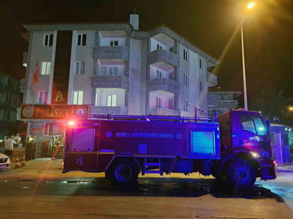 Polis evinde yangın