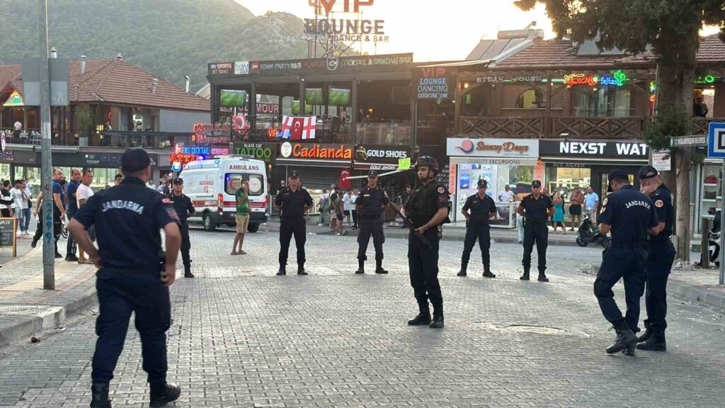 Silahlı, şişeli, taşlı kavgada 13 yaralı
