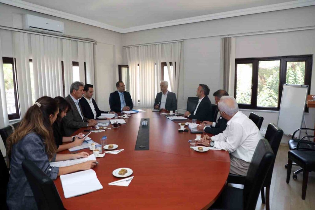 ‘Güçlü Muğla’ için Büyükşehir ilçe ayrımını kaldırıyor