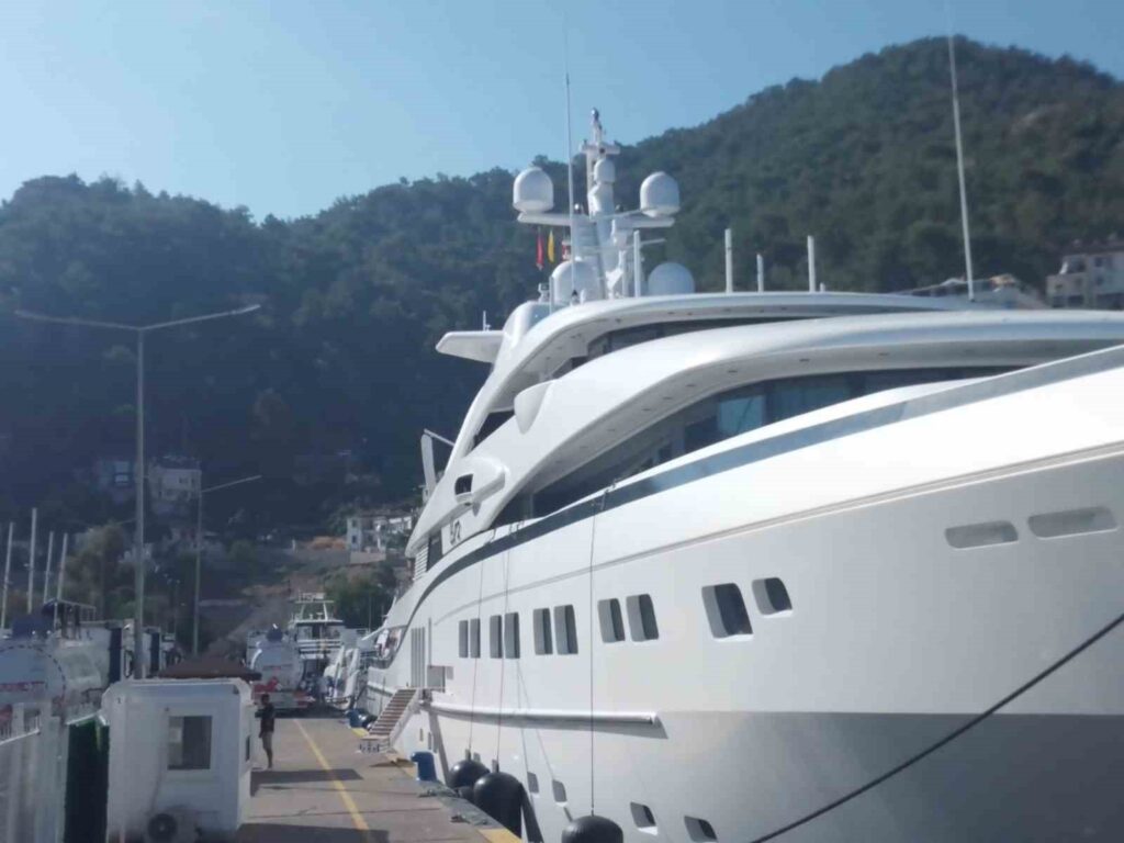 Hintli milyarderin süper yatı ‘Sea Pearl’ Fethiye’de