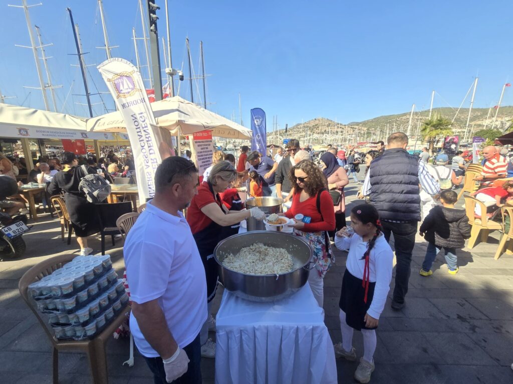 ÇYDD’nin geleneksel bayram yemeği Kuru Fasulye Pilav
