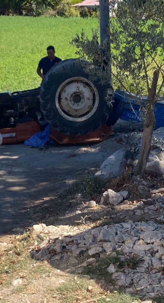 Traktör devrildi 1 ölü