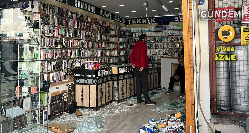 Bodrum’da Sürücü Aracıyla Dükkâna Girdi