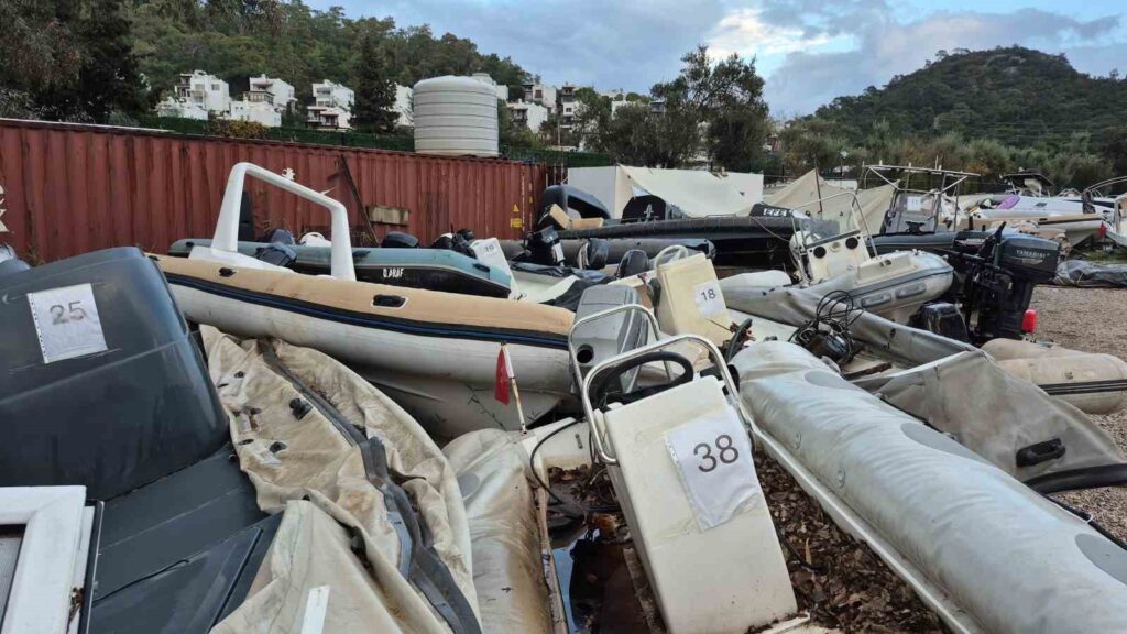Bodrum’da operasyonlarda ele geçirilen deniz taşıtları ihaleyle satıldı