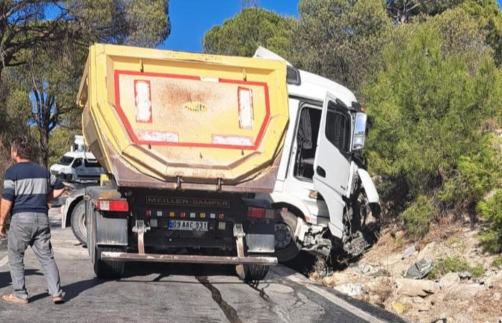 Labranda yolunda tır kazasında 1 yaralı