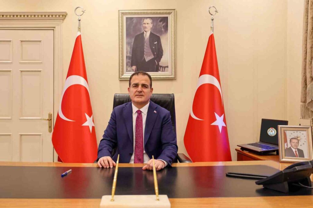 Vali Akbıyık’tan ’24 Kasım Öğretmenler Günü’ mesajı