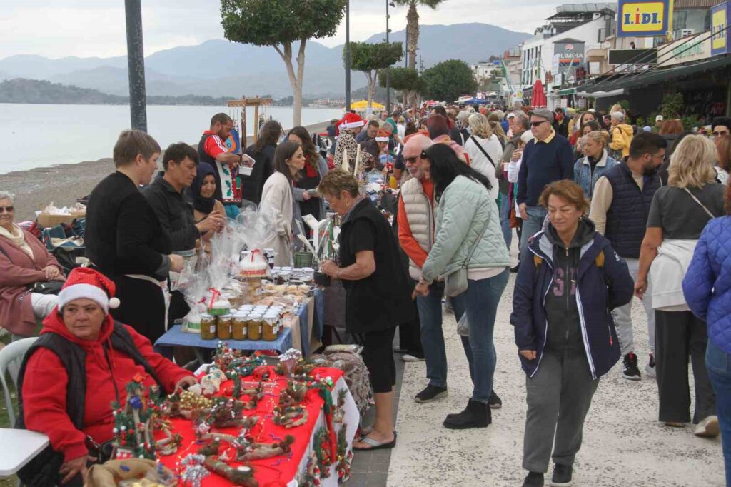 Fethiye’de Geleneksel Yılbaşı Pazarı renkli görüntülere sahne oldu