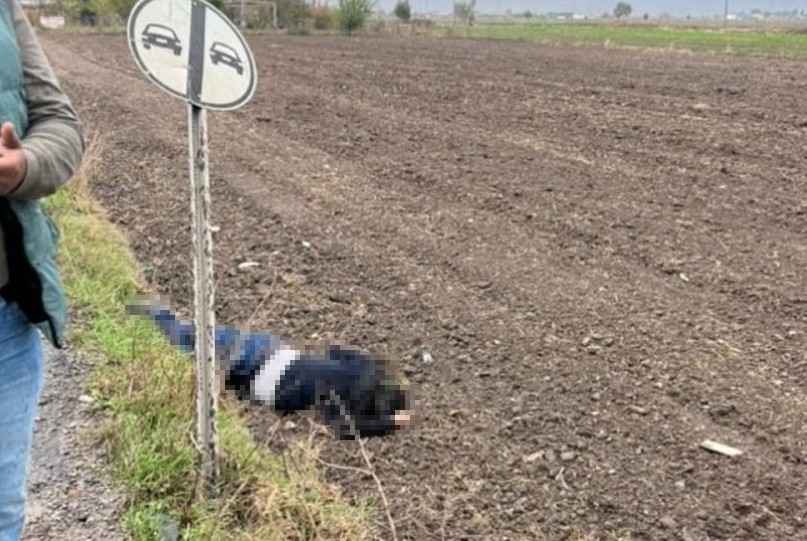 Yol kenarında erkek cesedi bulundu