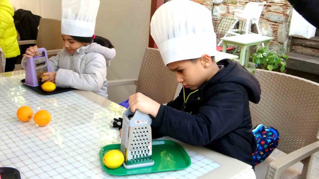 Muğla’da Yerli Malı Haftası’nda öğrencilere limonata eğitimi
