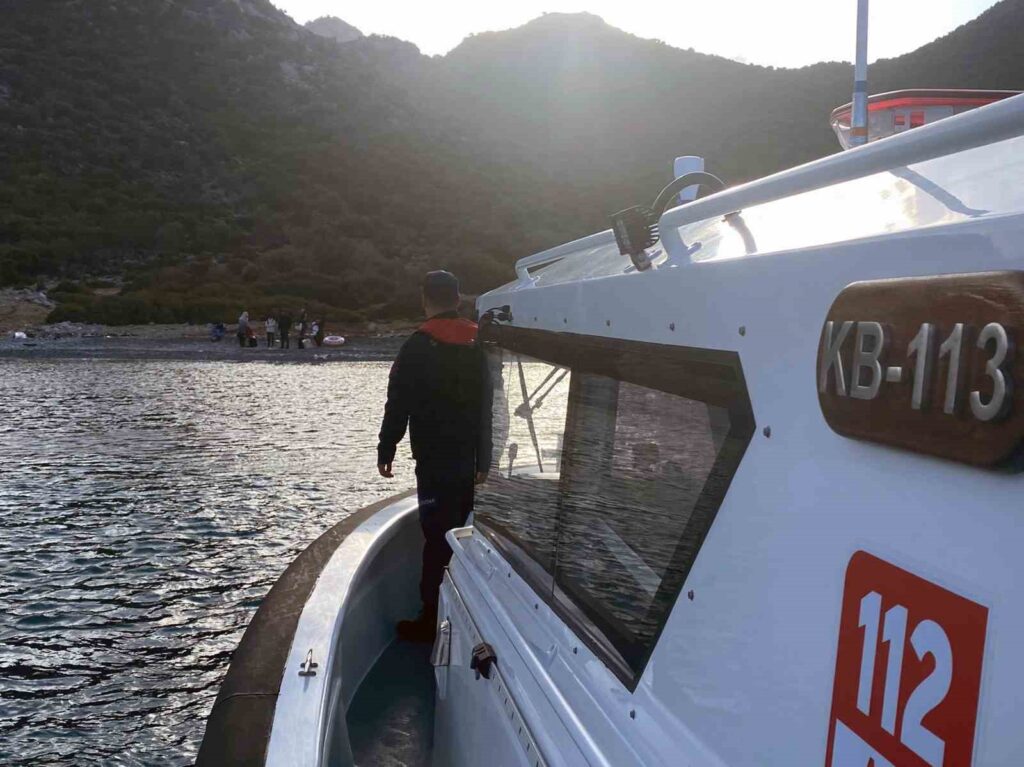 Taşlıca koyunda 3’ü çocuk 10 düzensiz göçmen yakalandı