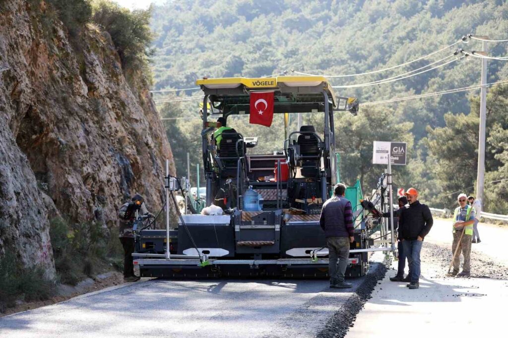 328 Mi̇lyon Tl Yatırım Yapılan Ölüdeni̇z Yolunda Çalışmalar Sürüyor