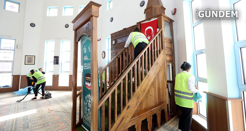 Büyükşehir Camilerde Temizlik Çalışması Başlattı