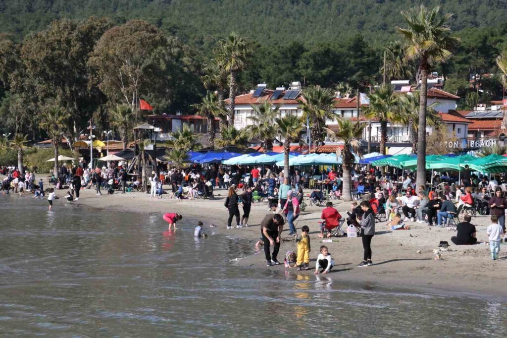 Akyakada Yazdan Kalma Gün Yaşandı, Sahi̇ller Doldu Taştı