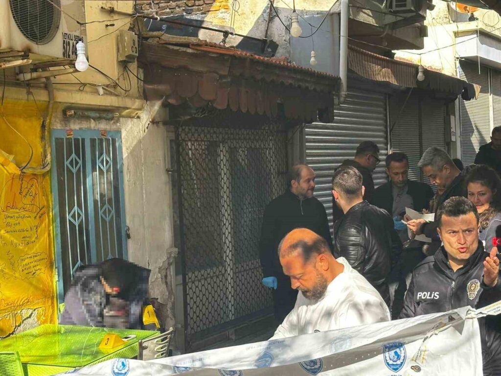 Bıçaklanan Şahıs Sandalyede Oturur Halde Ölü Bulundu