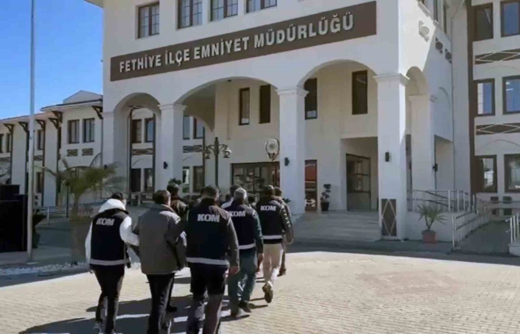 Fethi̇yede Fetö Terör Örgütünün Fi̇nans Yapılanmasına Yöneli̇k Operasyonu