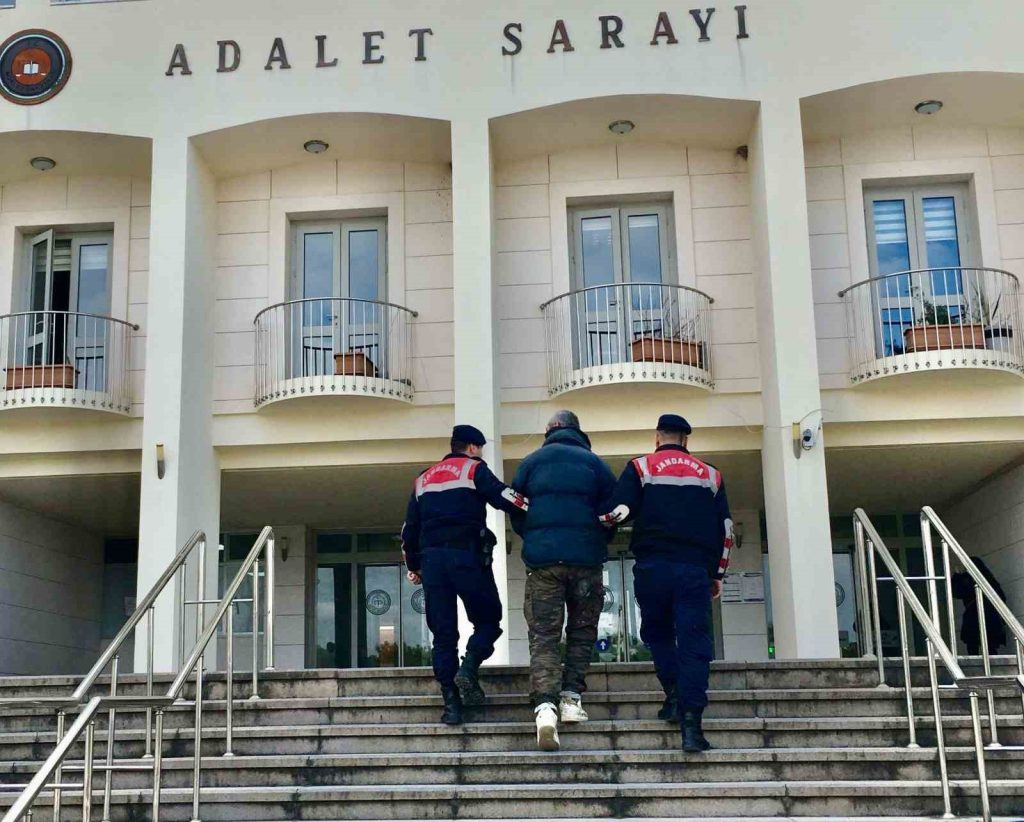 Hırsızlık Zanlısını Jandarma Eki̇pleri̇ Yakaladı