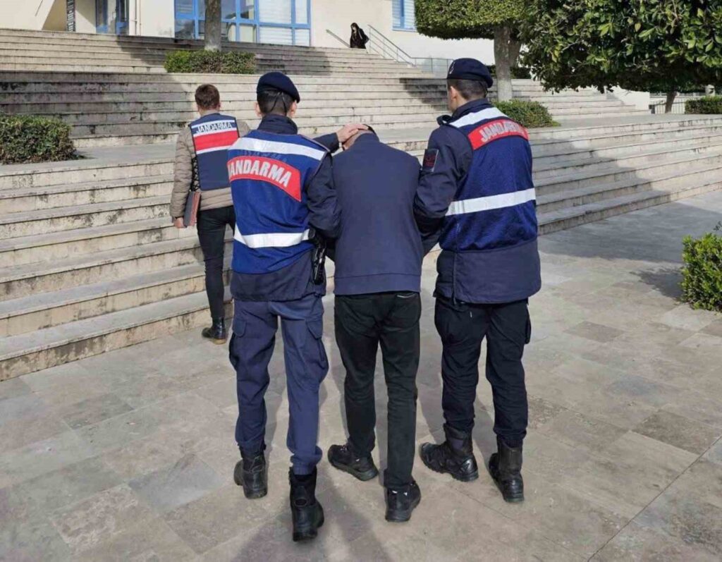 Kesi̇nleşmi̇ş Hapi̇s Cezası Bulunan Üç Ki̇şi̇ Yakalandı
