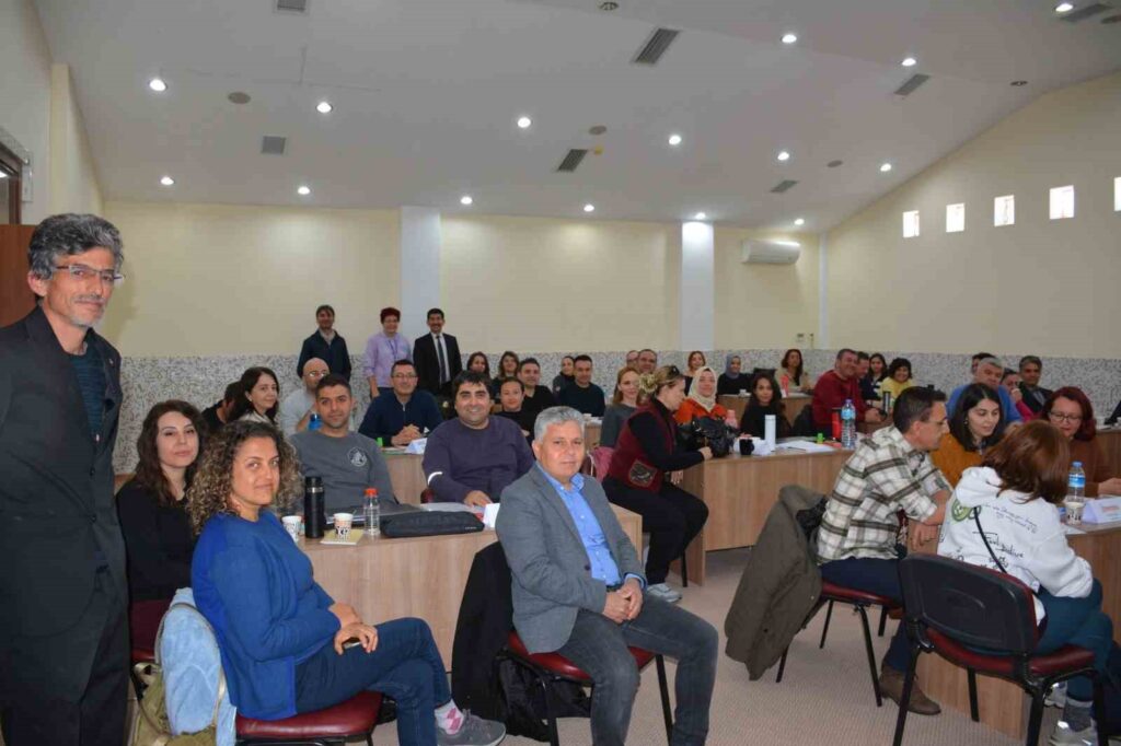Köyceği̇zde Öğretmenlere Eği̇ti̇m Devam Edi̇yor