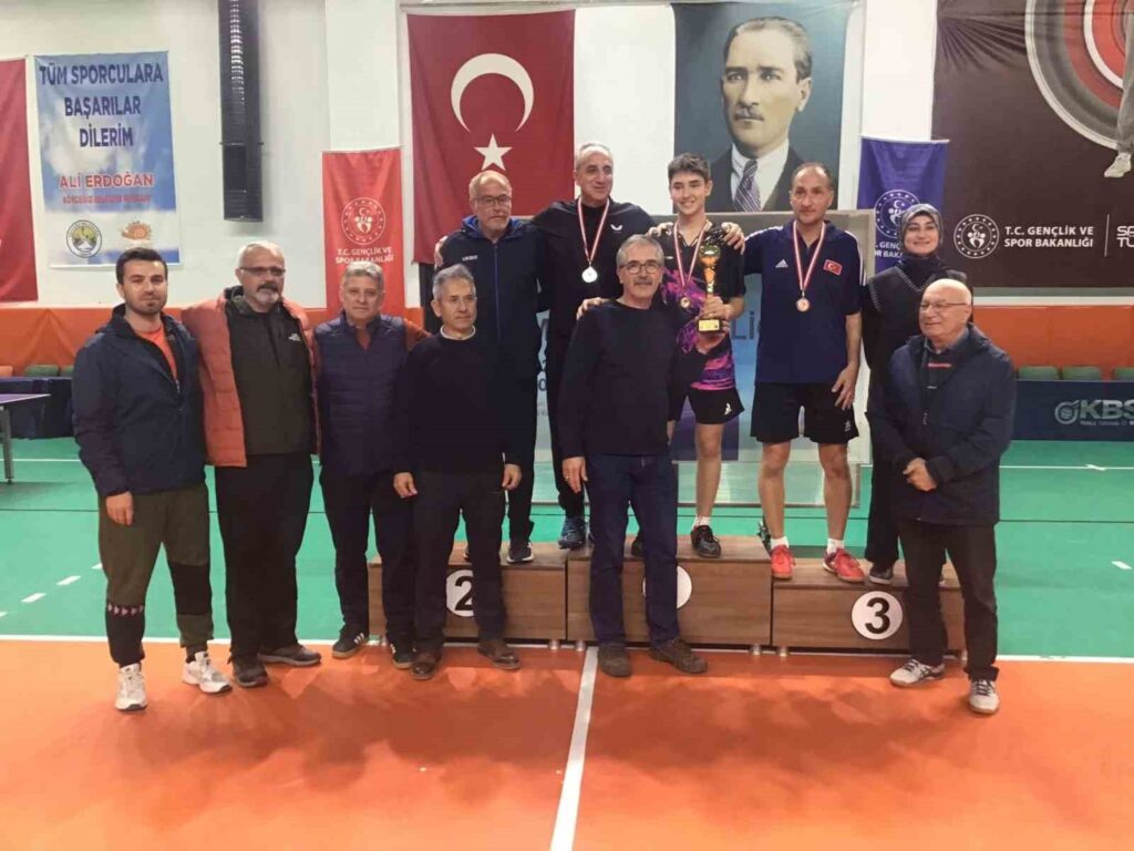 Köyceği̇zdeki̇ Masa Teni̇si̇ Li̇gi̇ Ödül Töreni̇ İle Sona Erdi̇