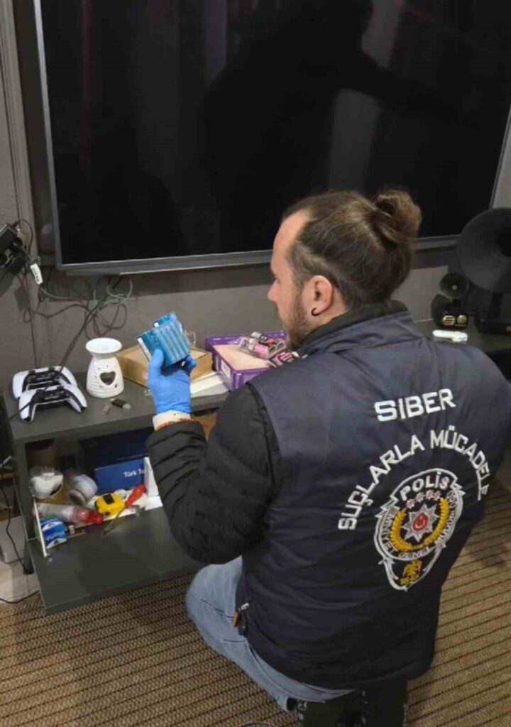 Marmari̇ste Yasa Dışı Bahi̇s Operasyonu: 3 Tutuklama