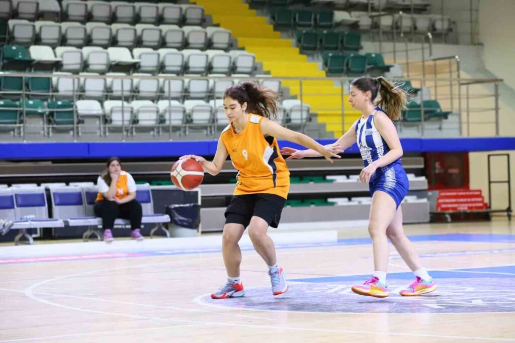 Menteşede Genç Kızlar Basketbol İl Bi̇ri̇nci̇li̇ği̇ Müsabakaları Tamamlandı