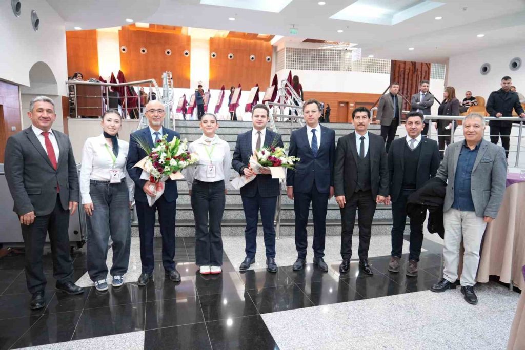 Menteşede “Türk Destanları Paneli̇” Büyük İlgi̇ Gördü