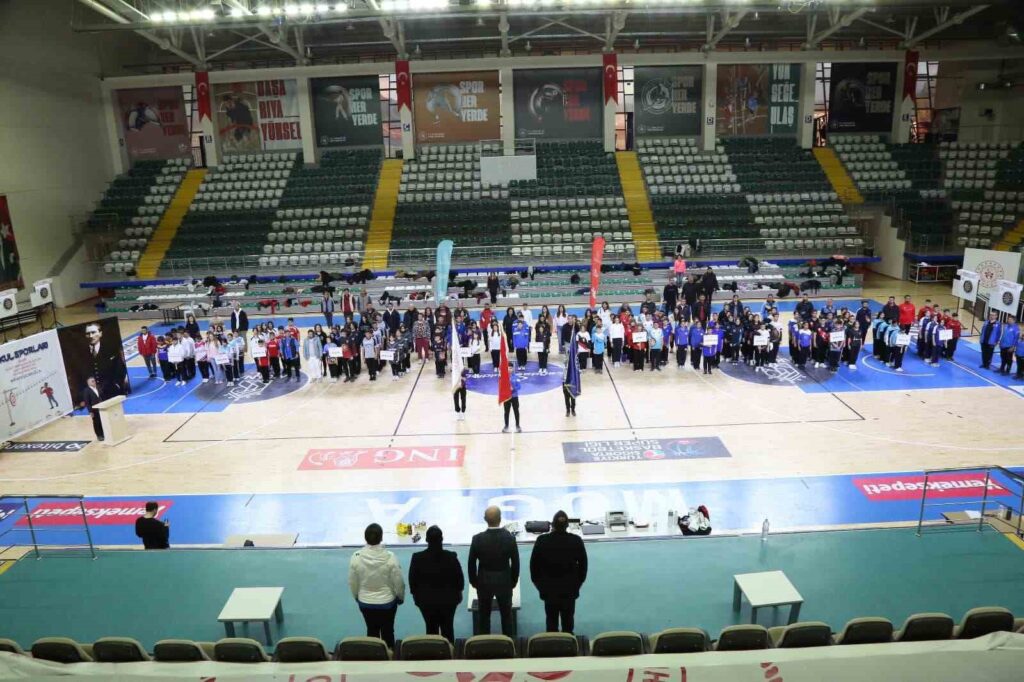 Menteşede Yıldızlar Dart Grup Bi̇ri̇nci̇li̇ği̇ Heyecanı Başladı